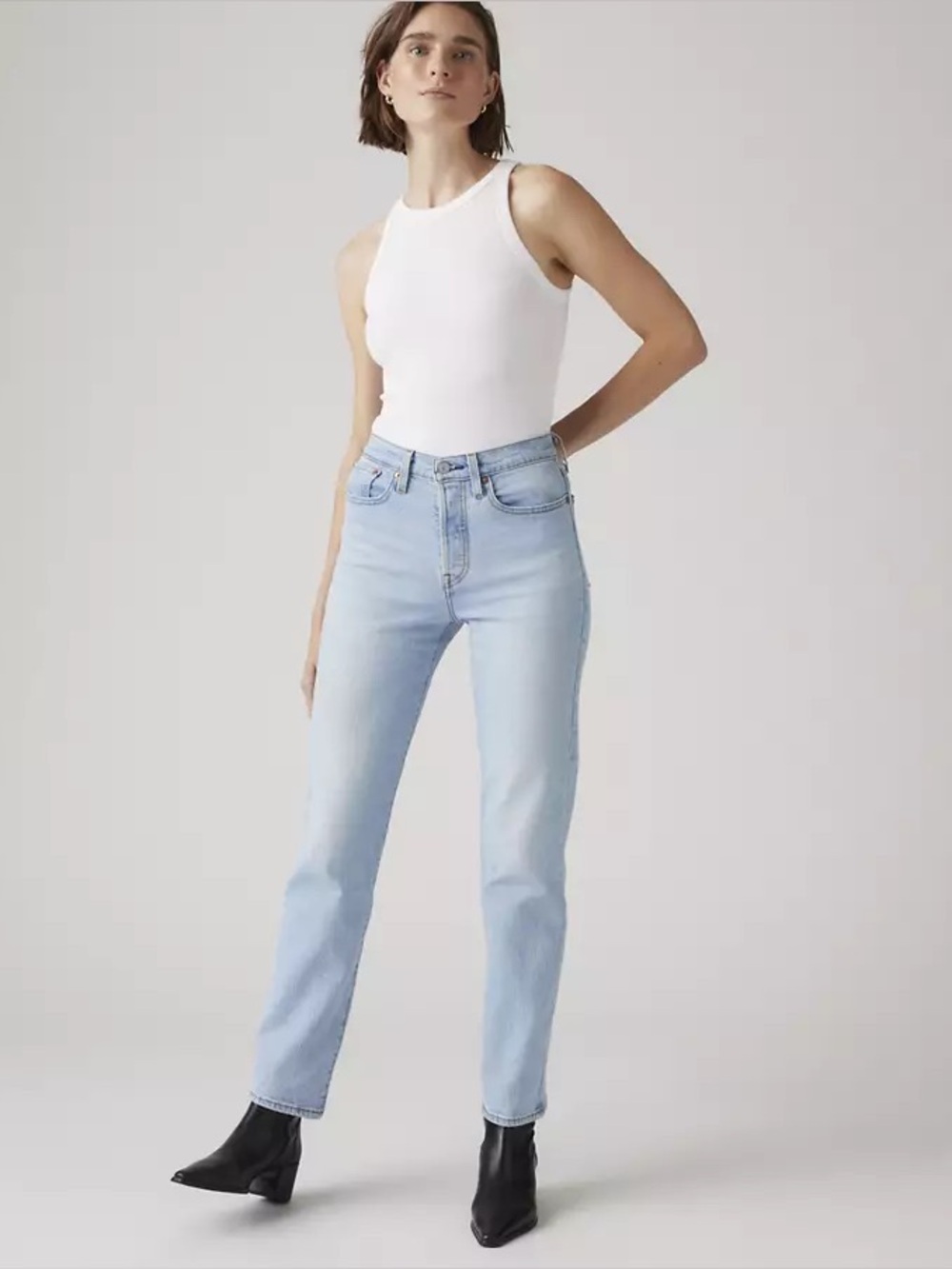 Levi’s Premium WEDGIE STRAIGHT ANKLE Color:  Fully Baked - Light Wash Size 32
